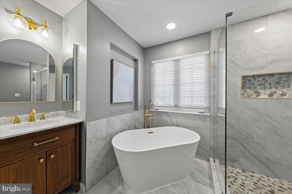 VIRGINIA OAKS - Residential