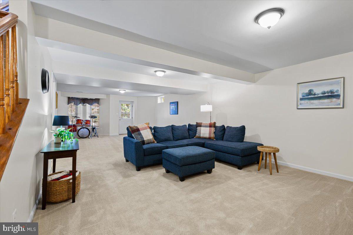 VIRGINIA OAKS - Residential