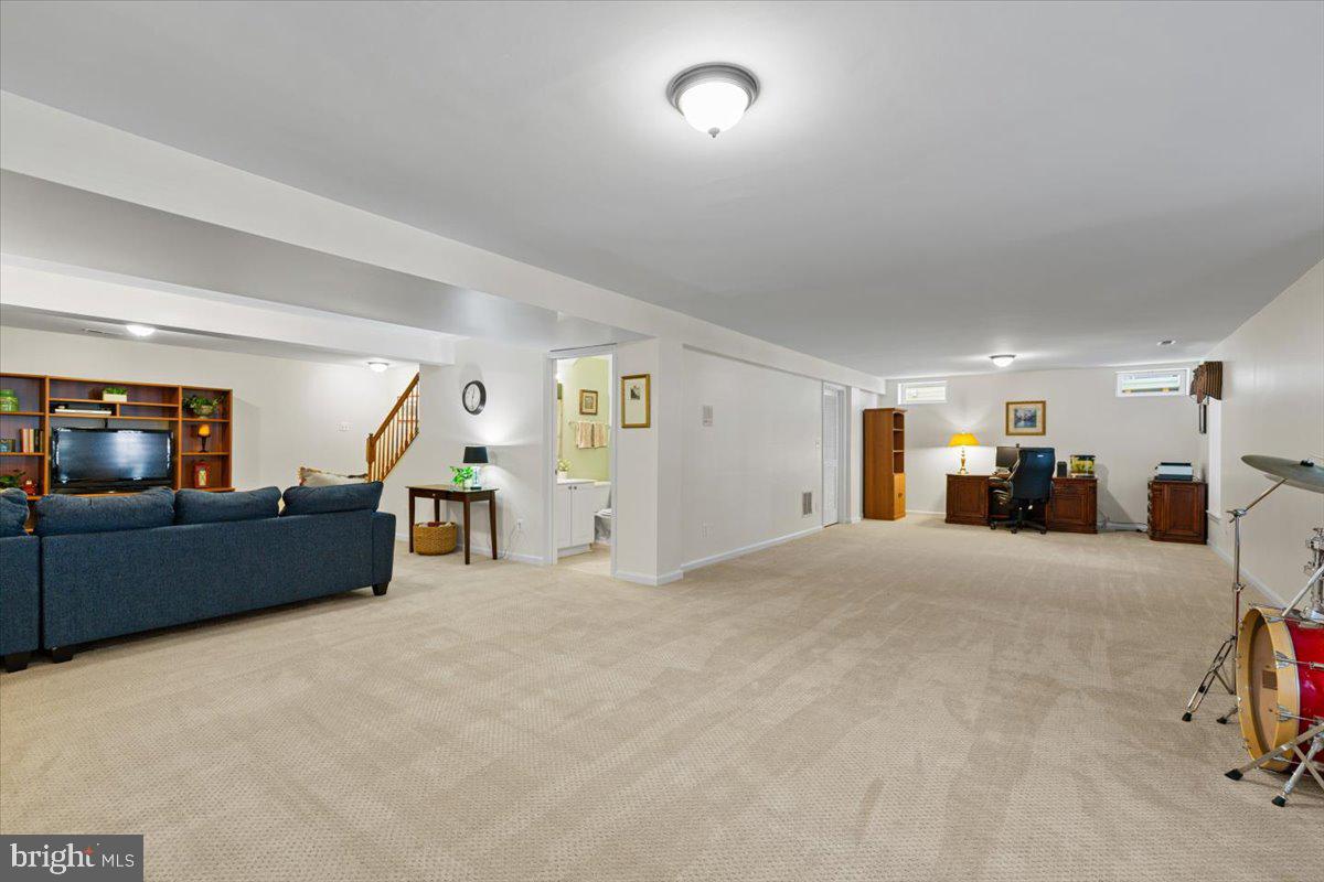 VIRGINIA OAKS - Residential