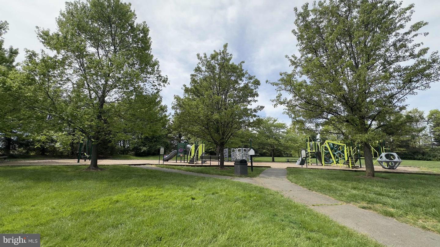 VIRGINIA OAKS - Residential