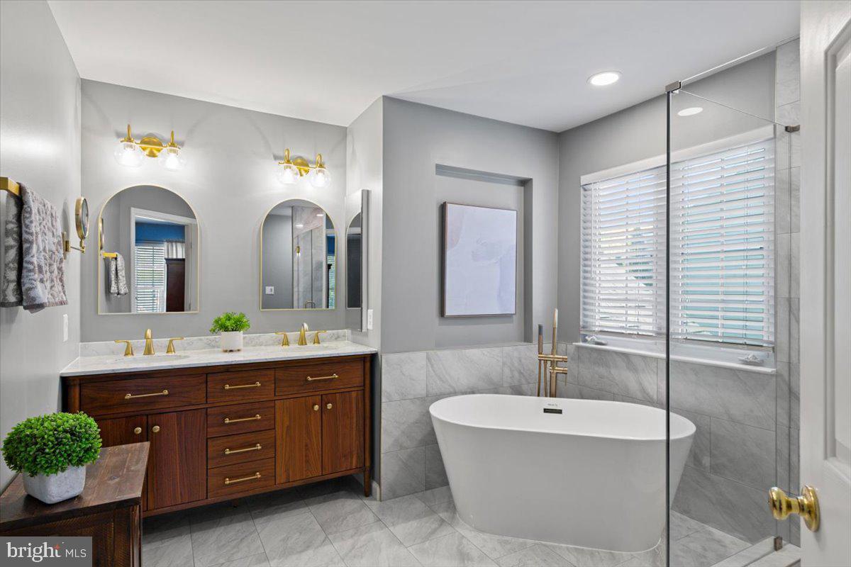 VIRGINIA OAKS - Residential