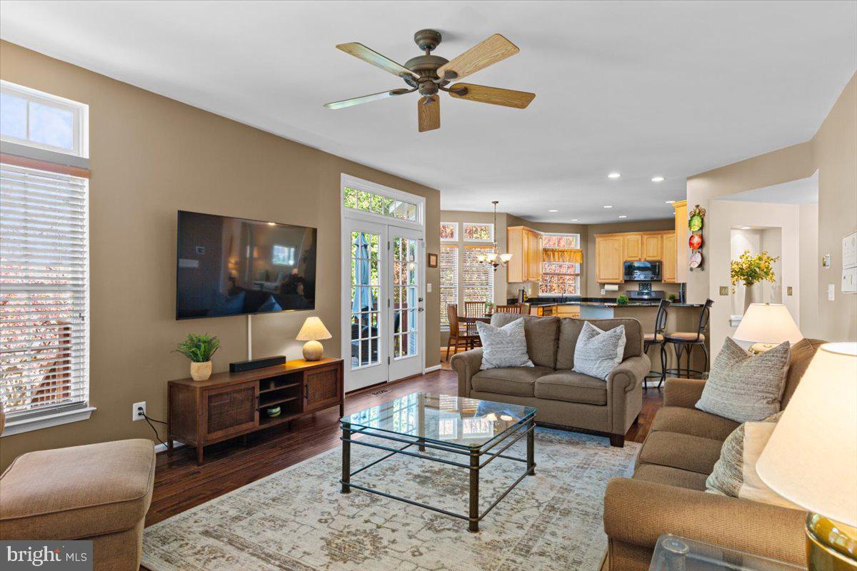 VIRGINIA OAKS - Residential