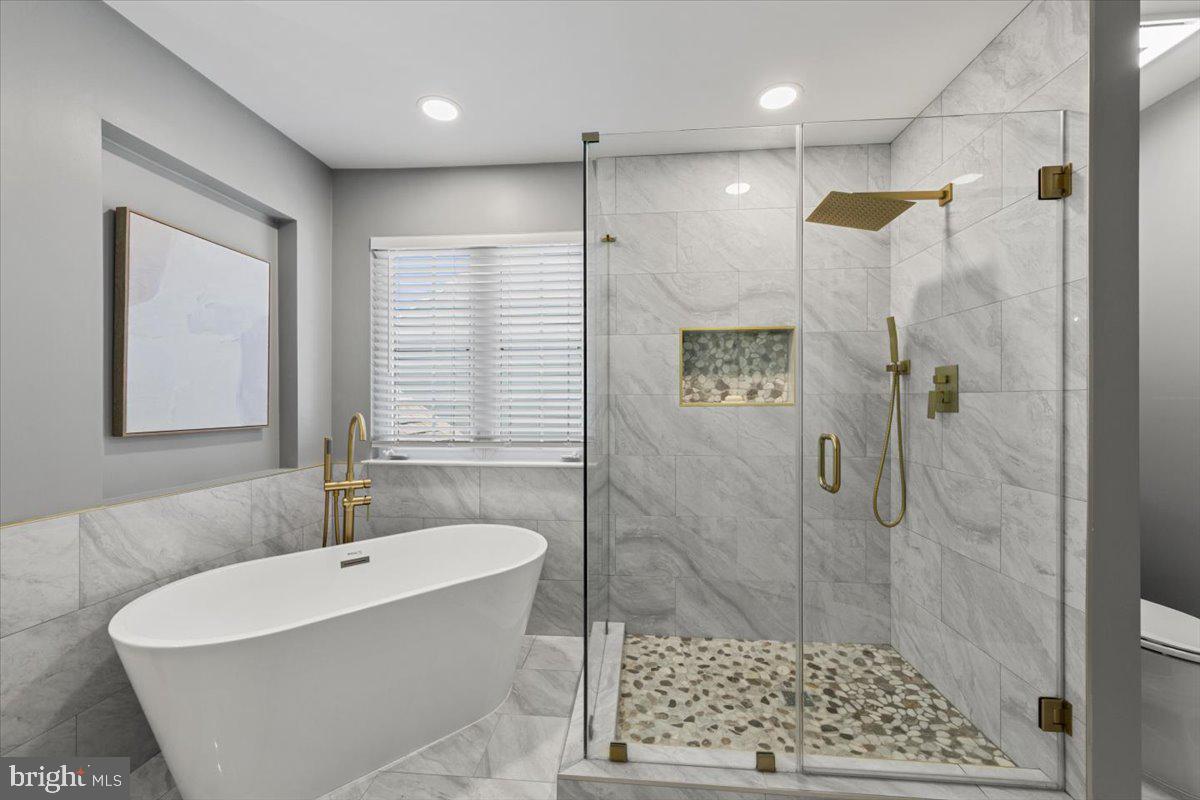 VIRGINIA OAKS - Residential