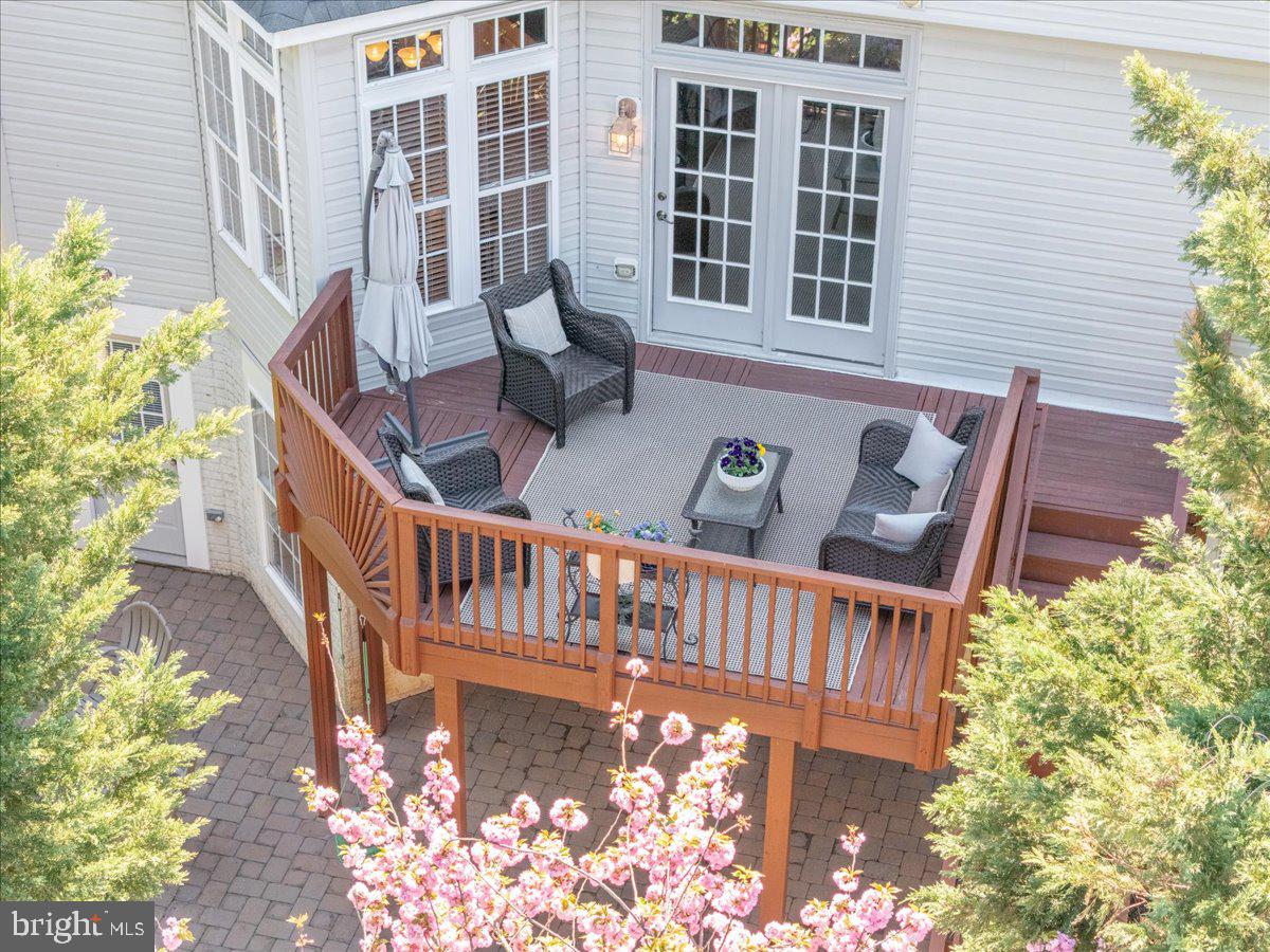 VIRGINIA OAKS - Residential