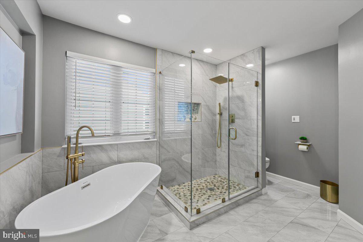 VIRGINIA OAKS - Residential