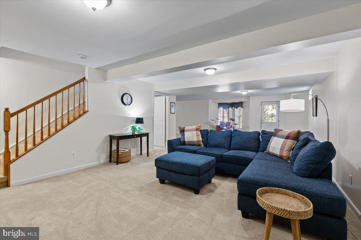 VIRGINIA OAKS - Residential