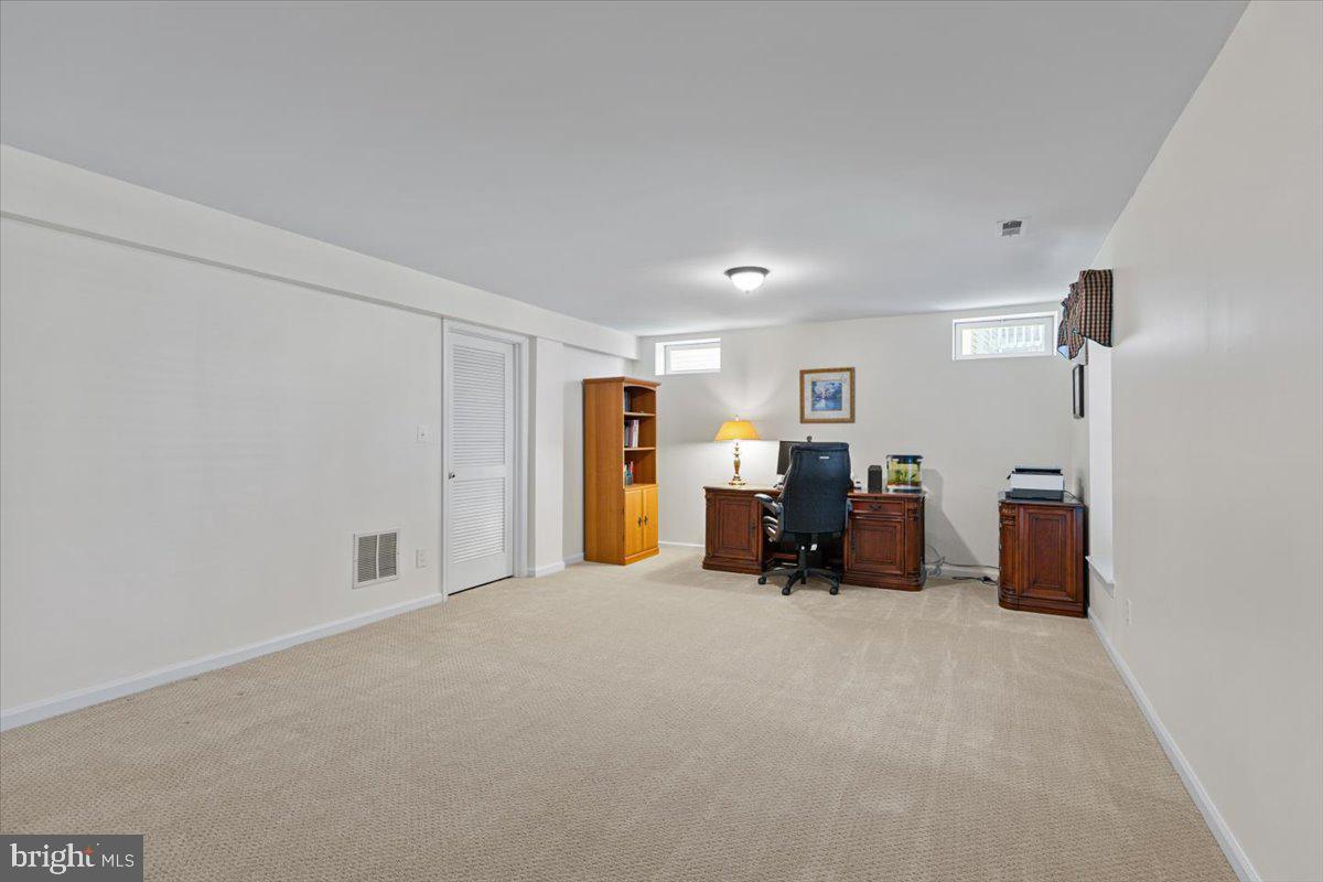 VIRGINIA OAKS - Residential