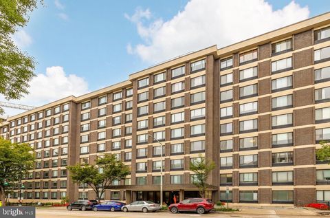 Photo of 2501 Calvert Street NW #310, WASHINGTON, DC 20008 (MLS # DCDC2258476)