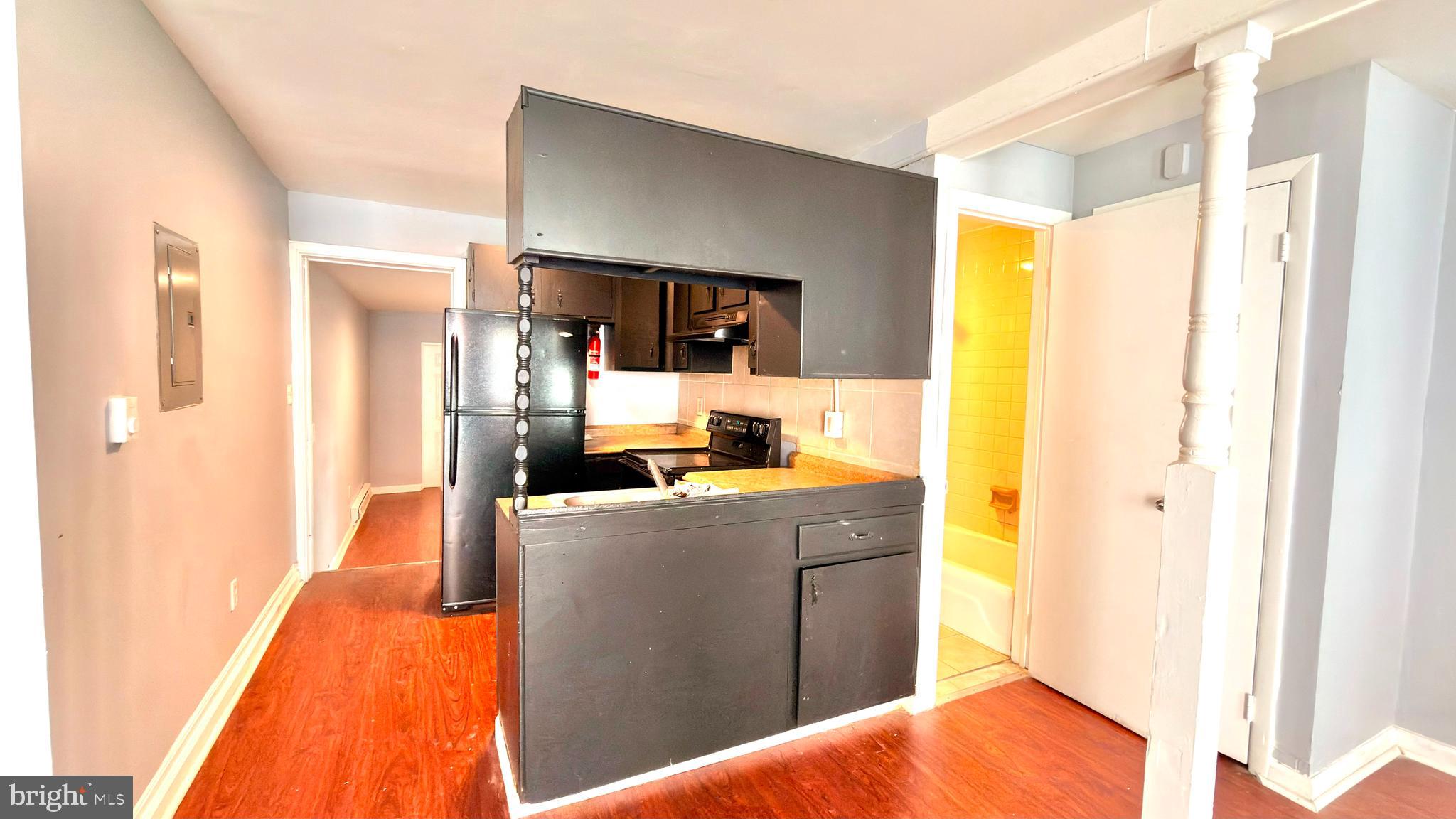 120 W ELM STREET