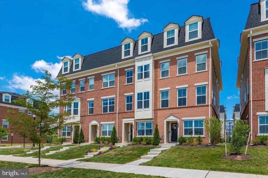 Unique 4 level townhouse in sought after EastChurch.  Nice deck and rooftop terrace.  Huge bedrooms.  Upgraded kitchen.  Gleaming hardwood floors.