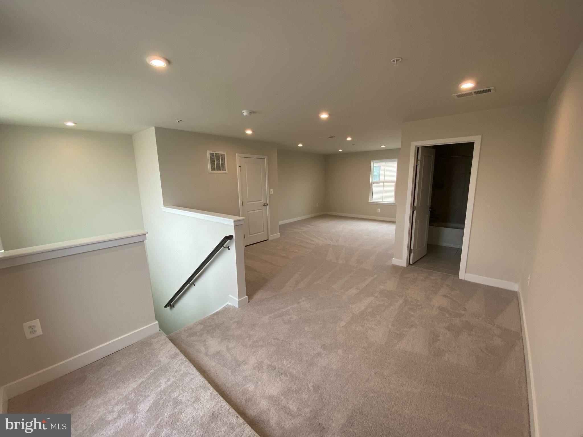 VILLAGE OF TOWNE SQUARE - Residential Lease