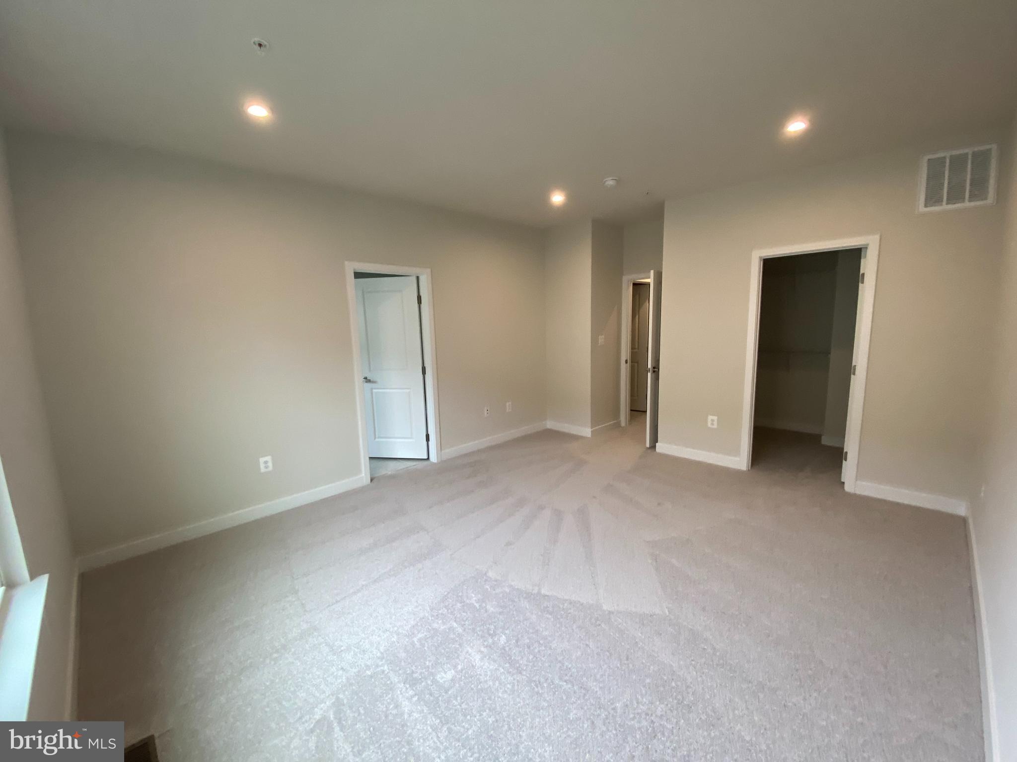 VILLAGE OF TOWNE SQUARE - Residential Lease