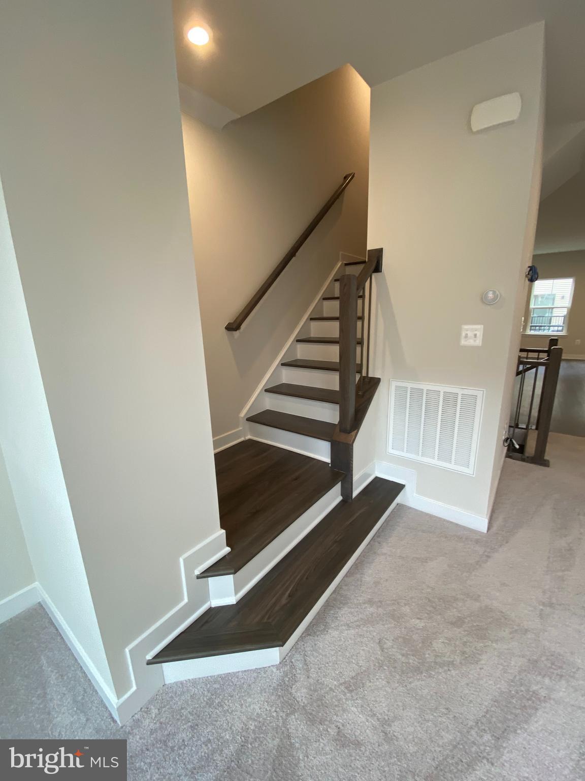 VILLAGE OF TOWNE SQUARE - Residential Lease