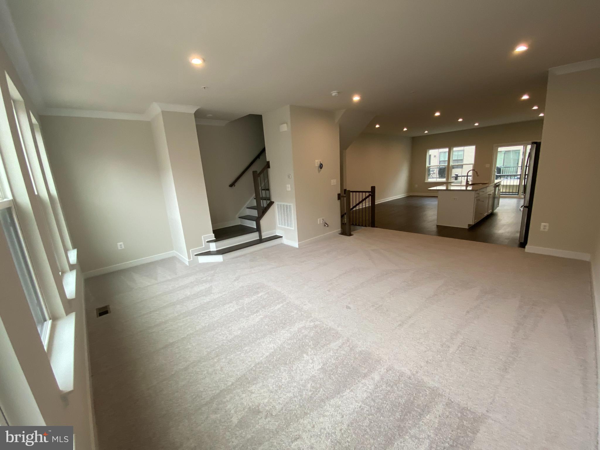 VILLAGE OF TOWNE SQUARE - Residential Lease