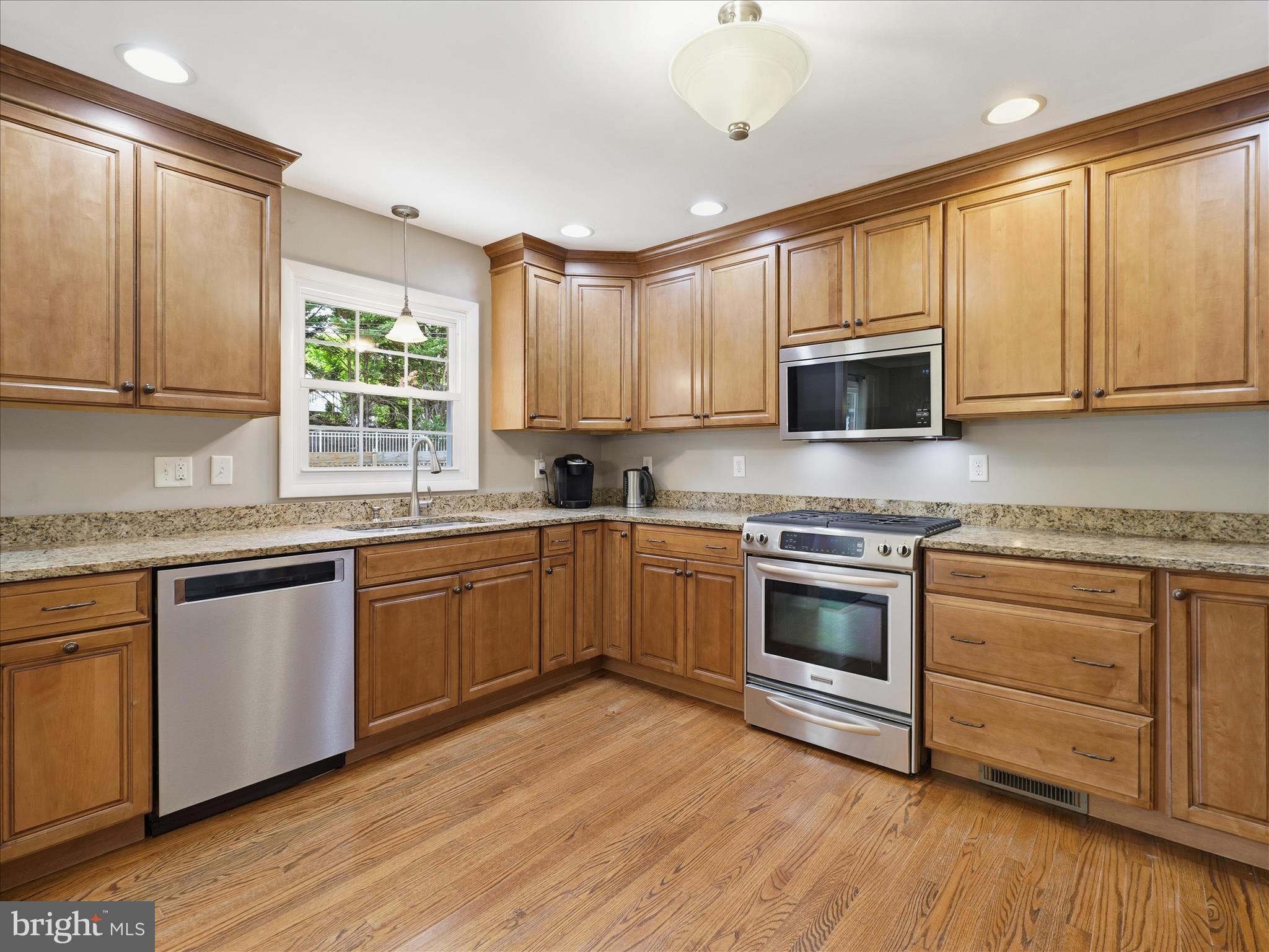 1059 VALLEYBROOK DRIVE