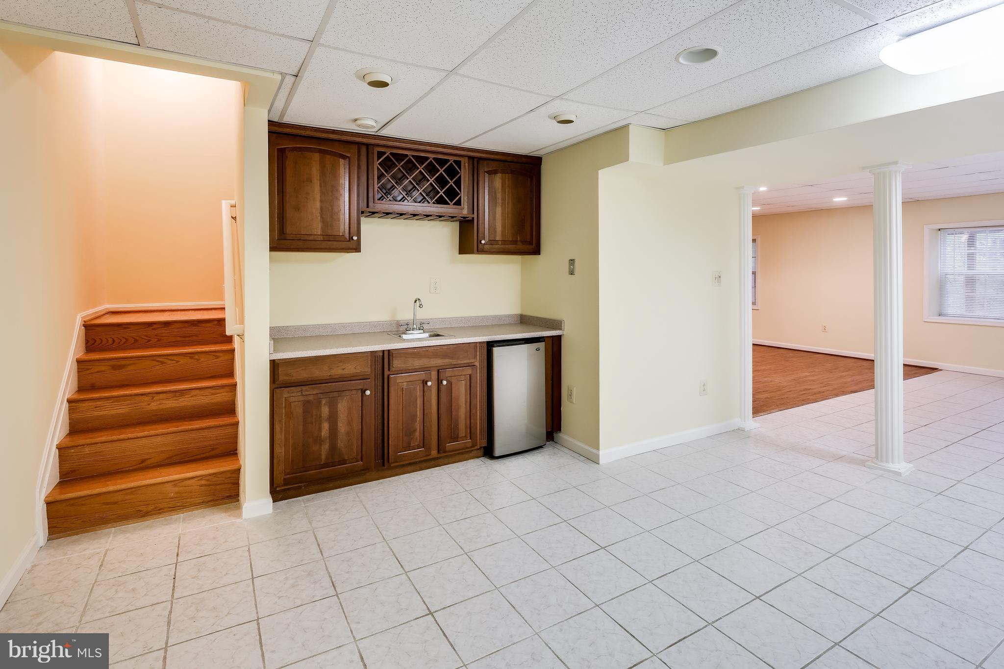 RIVER HILL - Residential Lease