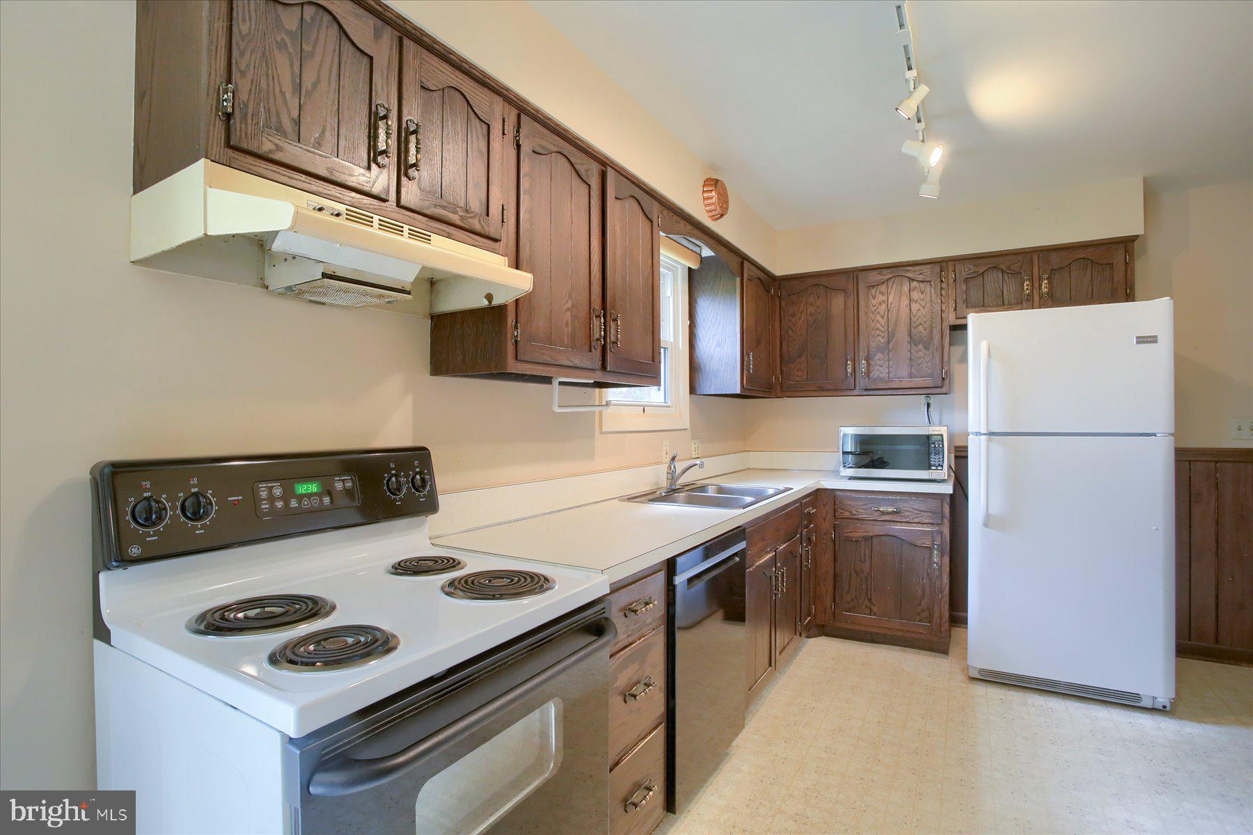 CREEKVIEW HEIGHTS - Residential