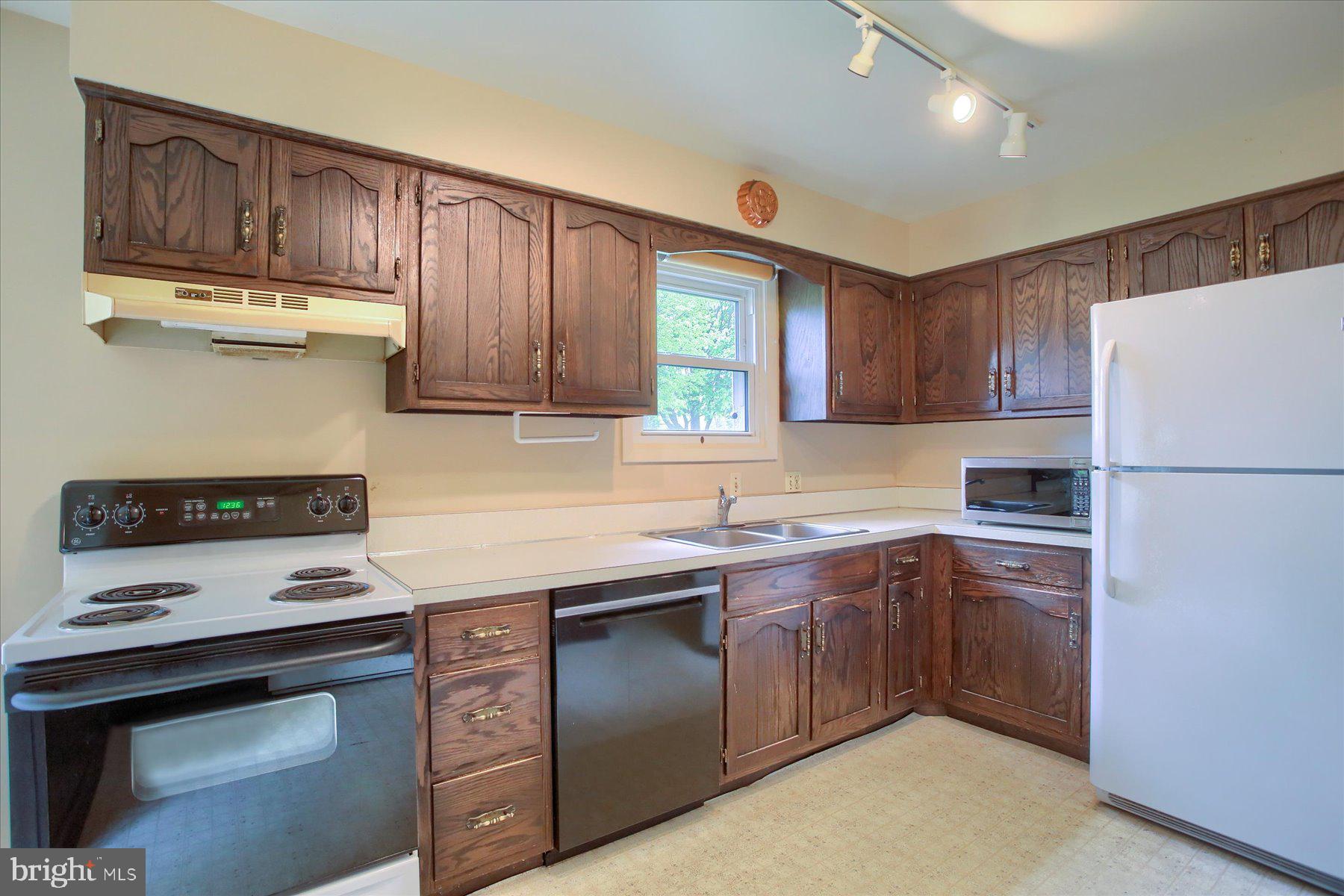 CREEKVIEW HEIGHTS - Residential
