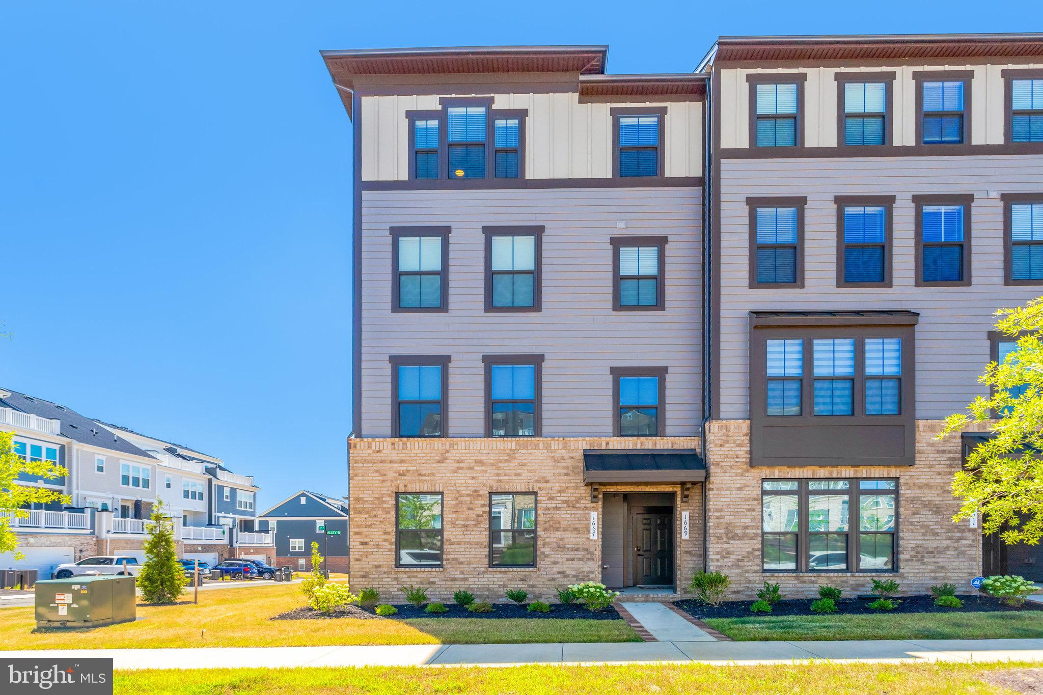 1669 DUNNINGTON PLACE