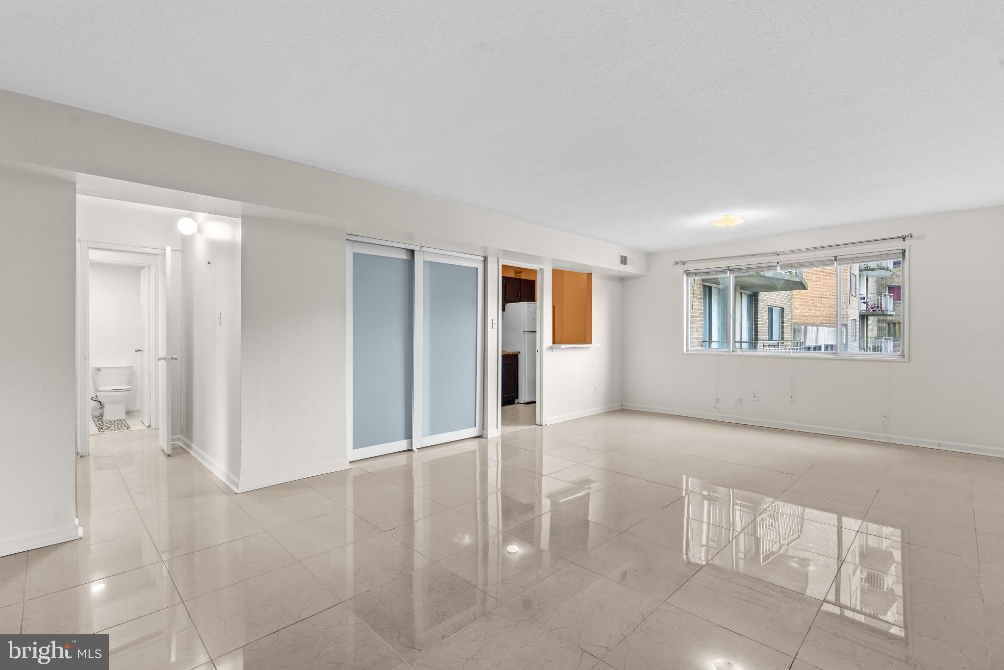 PRESIDENTIAL TOWERS - Residential