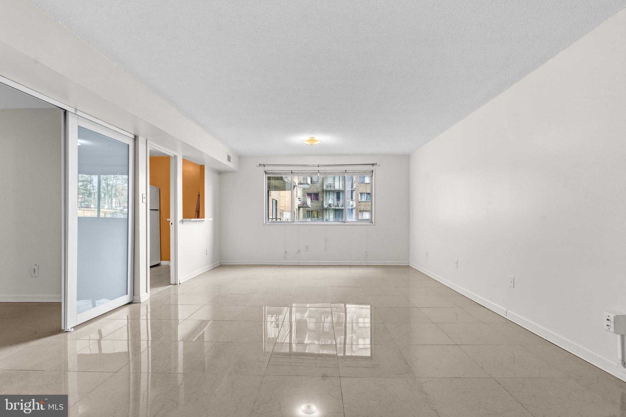 PRESIDENTIAL TOWERS - Residential