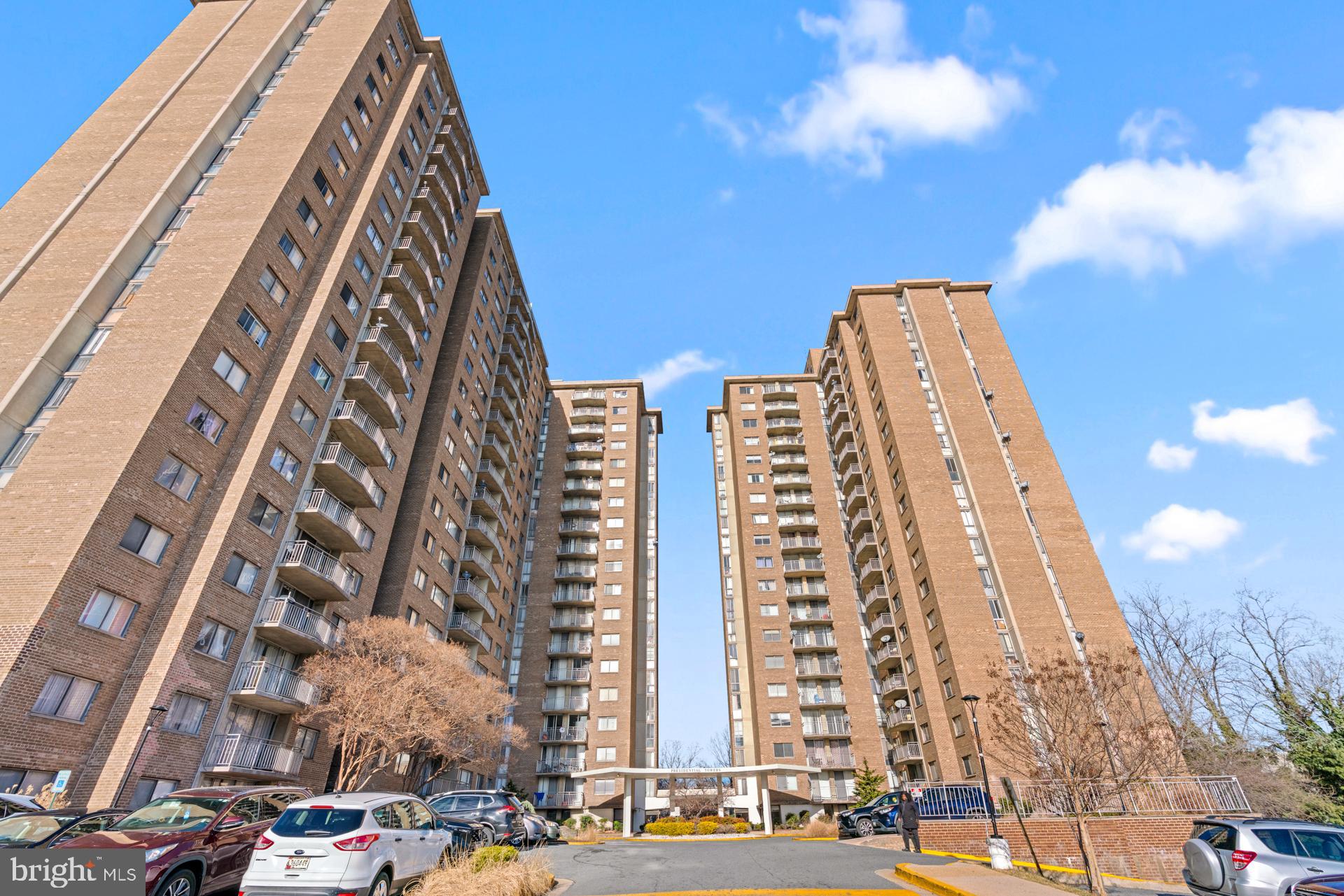 PRESIDENTIAL TOWERS - Residential