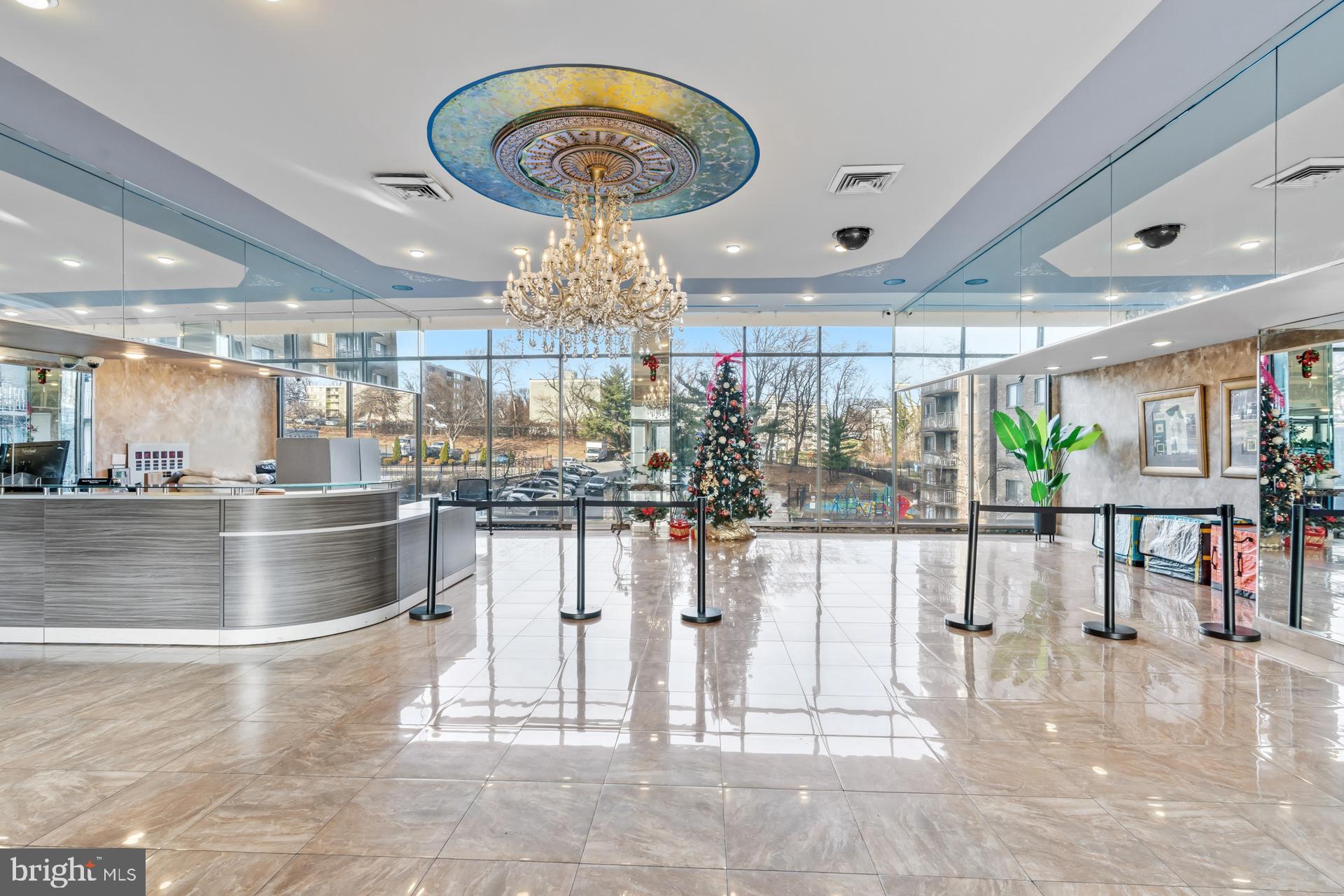 PRESIDENTIAL TOWERS - Residential