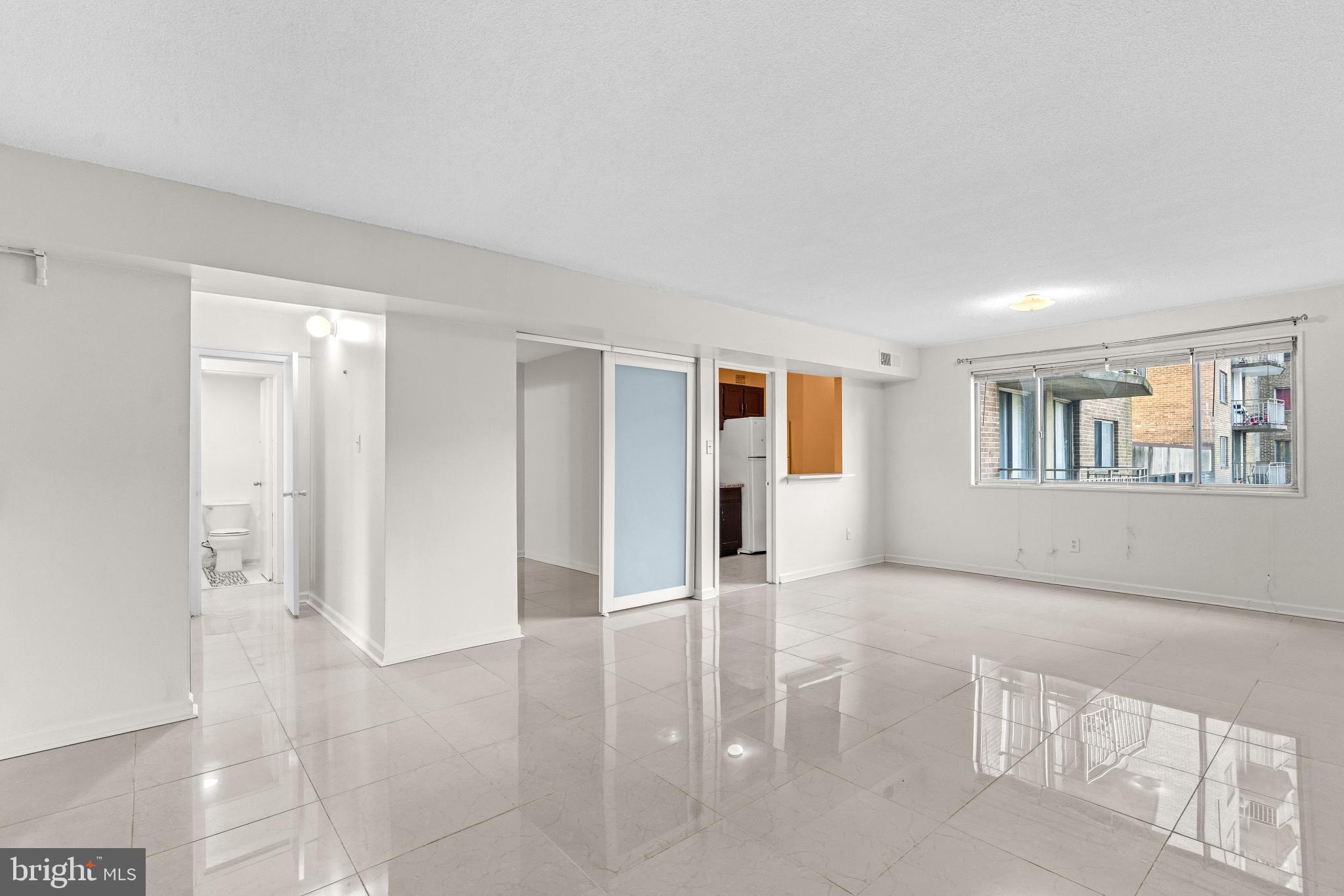 PRESIDENTIAL TOWERS - Residential