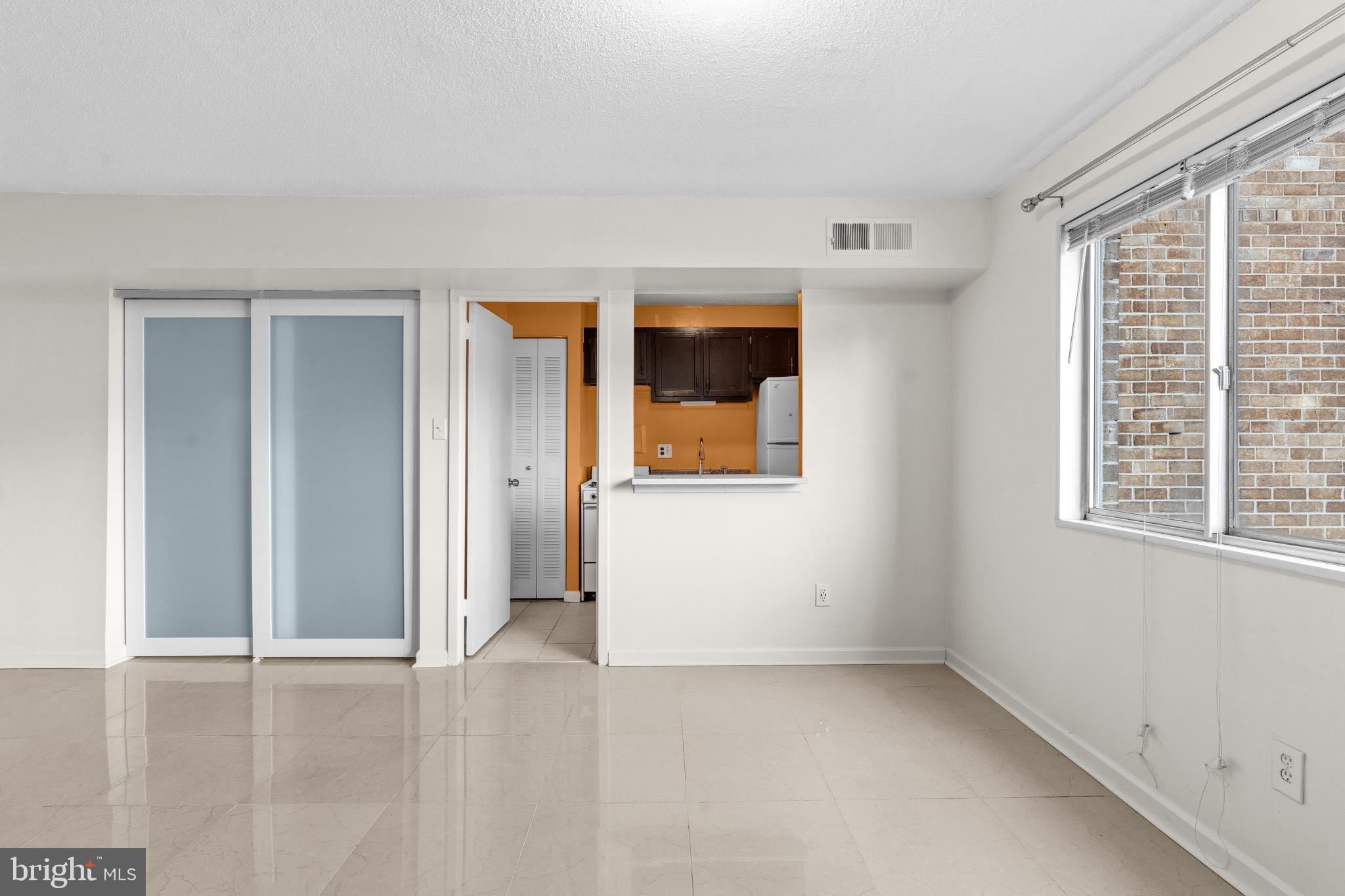 PRESIDENTIAL TOWERS - Residential