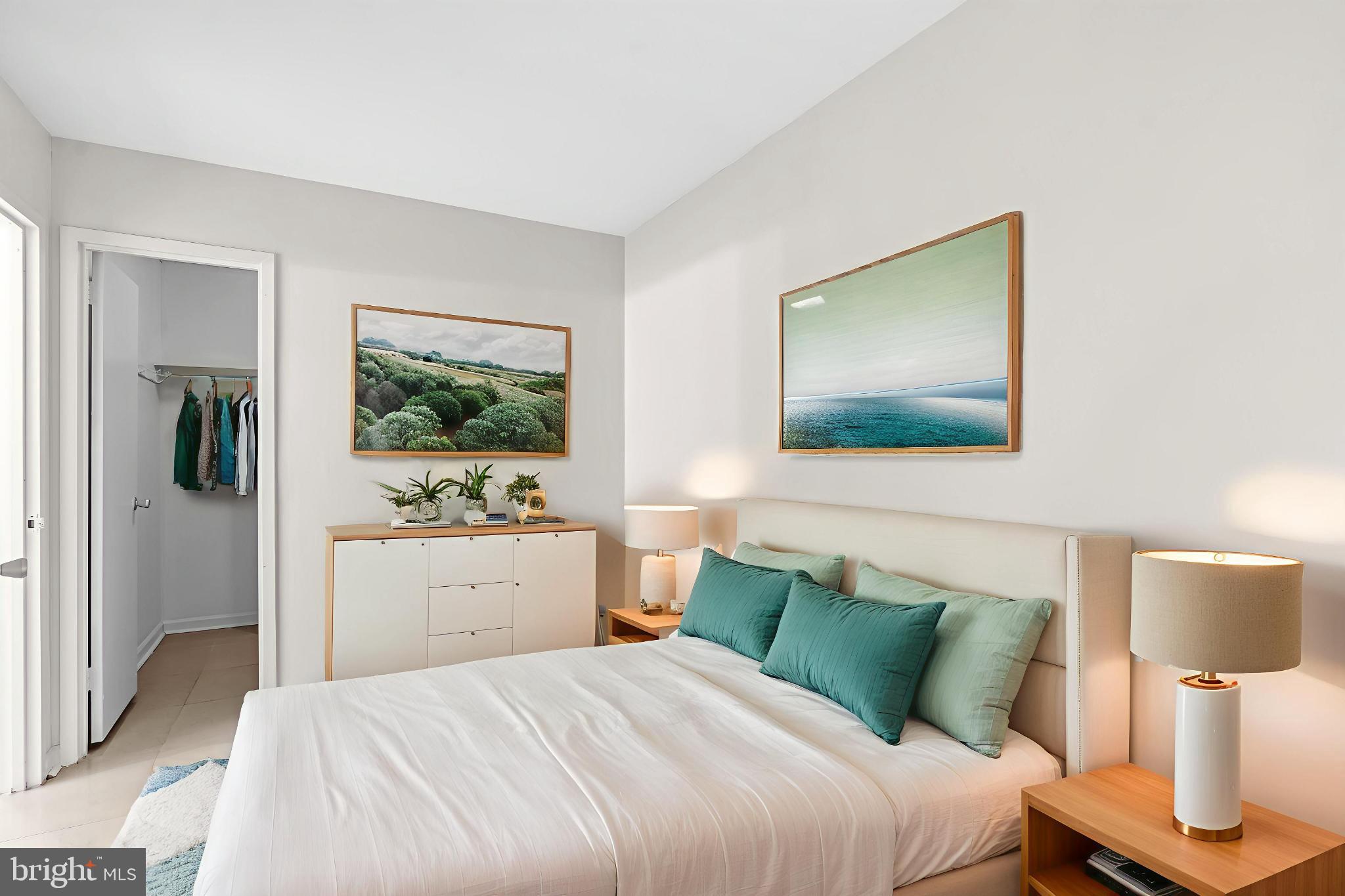 PRESIDENTIAL TOWERS - Residential