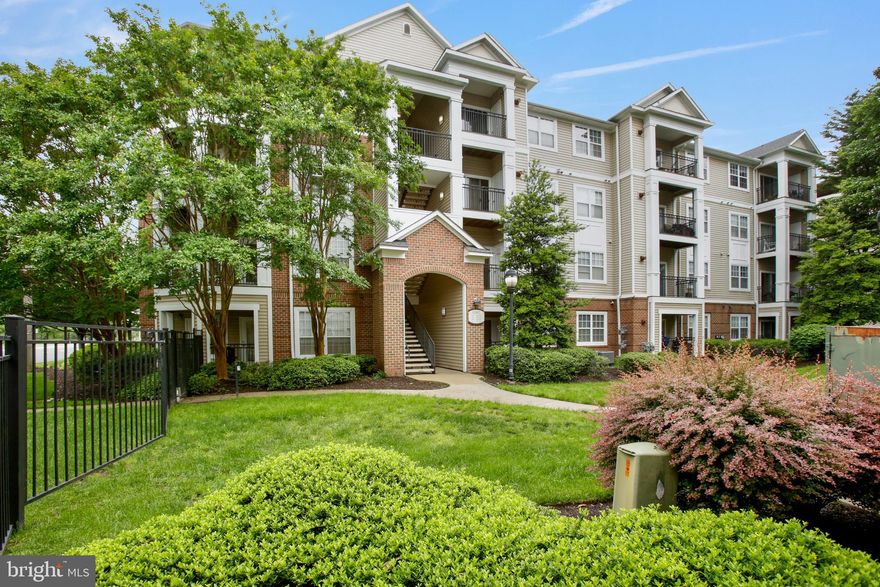 Available immediately! Meticulously maintained 2 bedroom 2 bathroom condo in sought after Bryson at Woodland Park. The unit features beautiful hardwood floors throughout, a cozy gas fireplace in the living room, a gourmet kitchen, and a balcony overlooking the court yard.  Two parking spaces convey with the unit. Pets are reviewed case by case. Water included in rent. Professional photography coming soon.