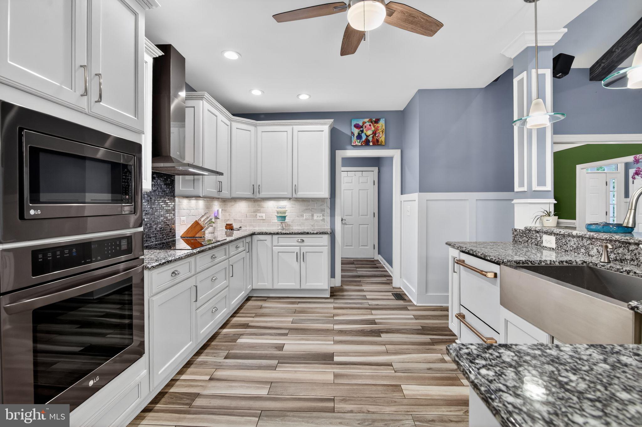 325 GENTLE BREEZE CIRCLE