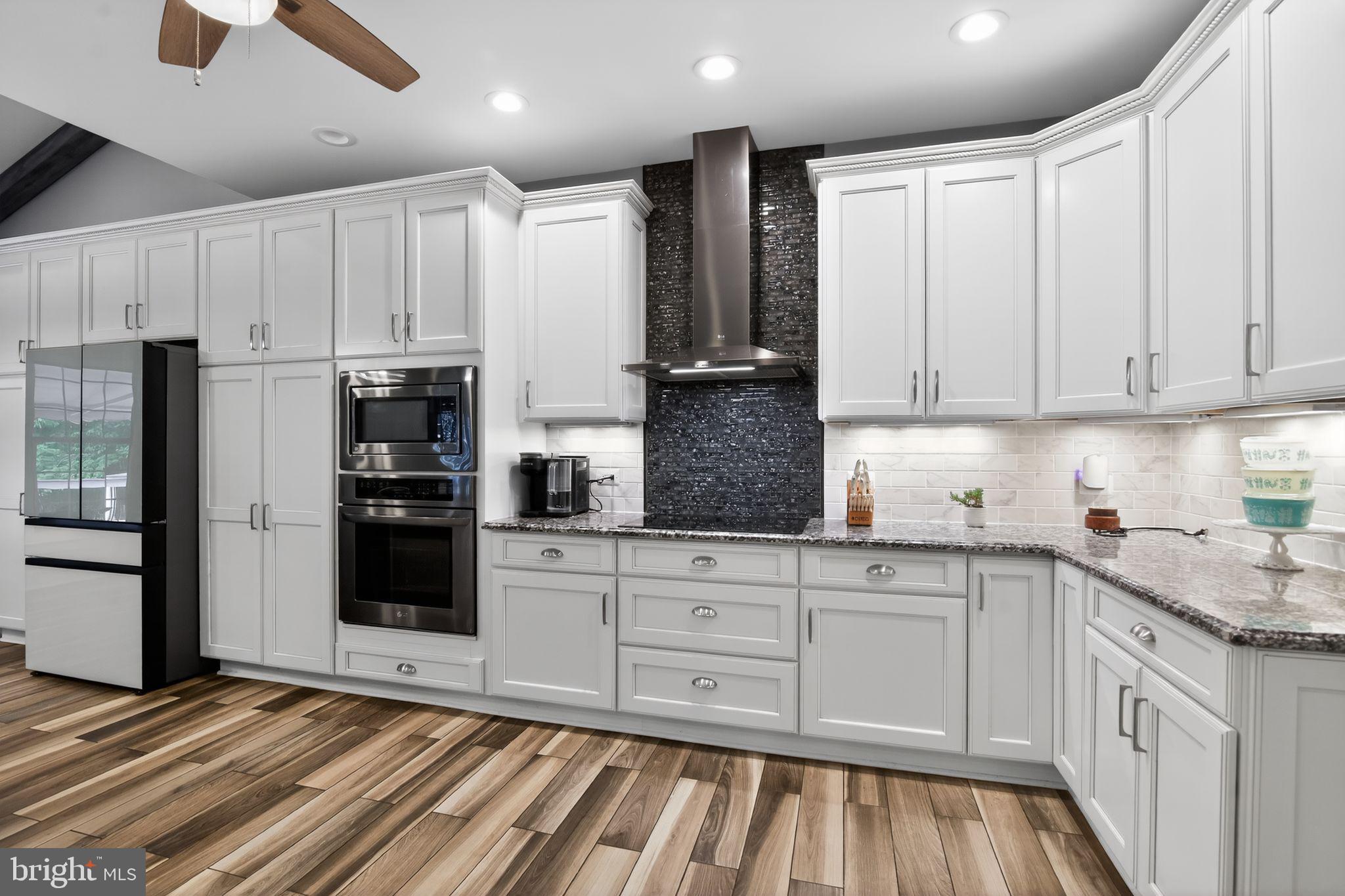 325 GENTLE BREEZE CIRCLE