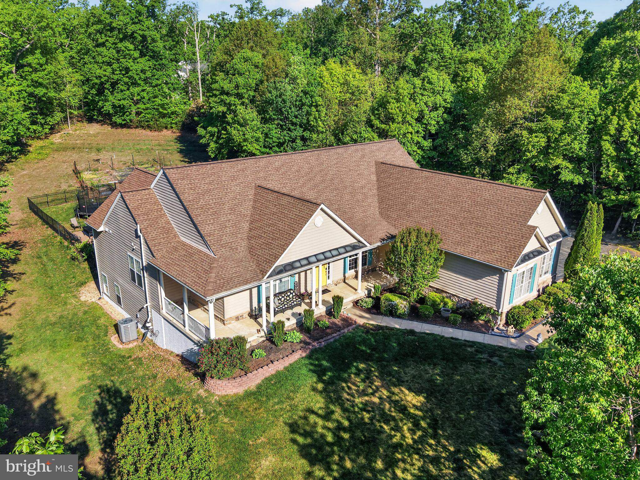 325 GENTLE BREEZE CIRCLE