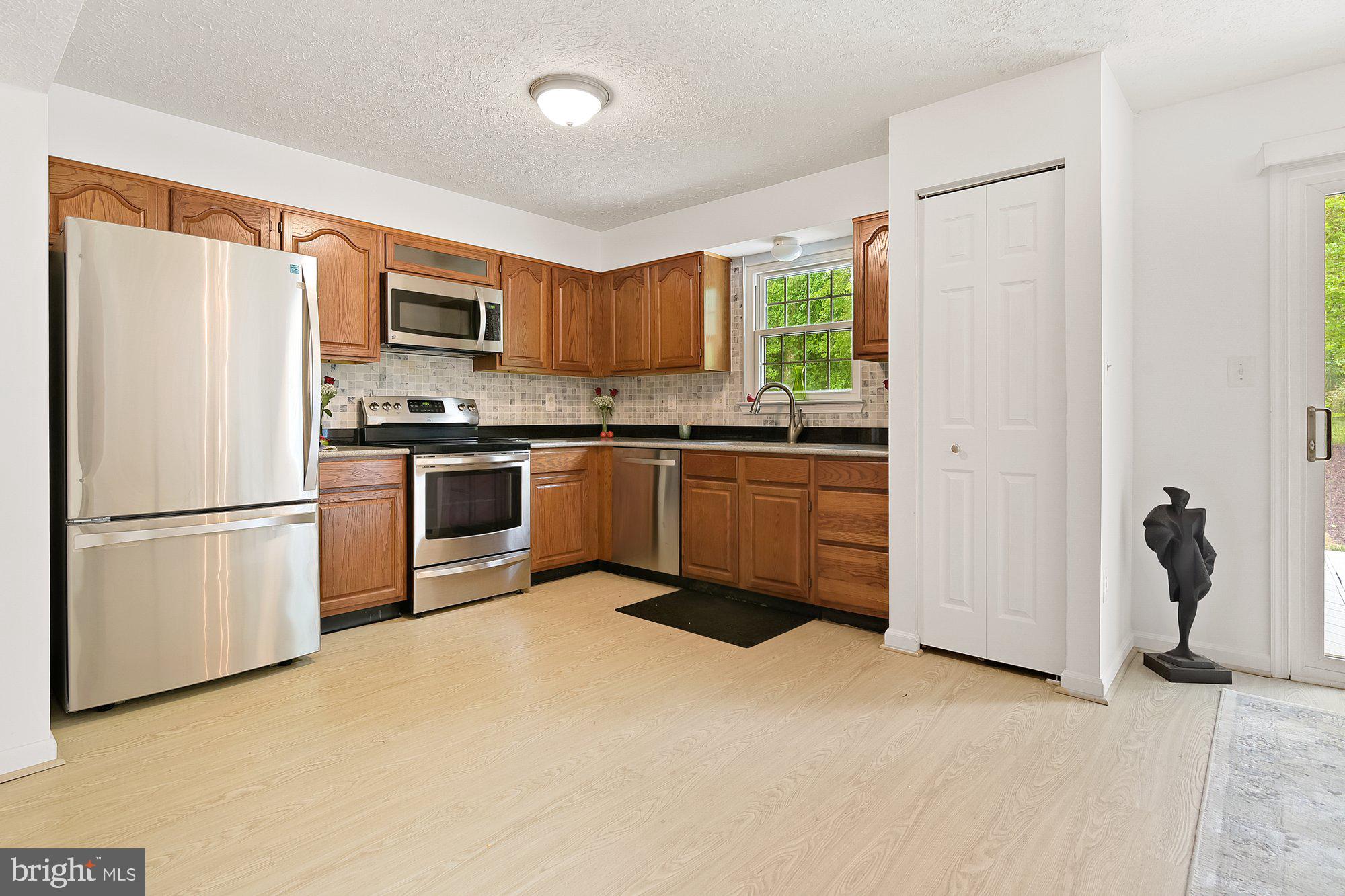 HARBOUR OAKS - Residential