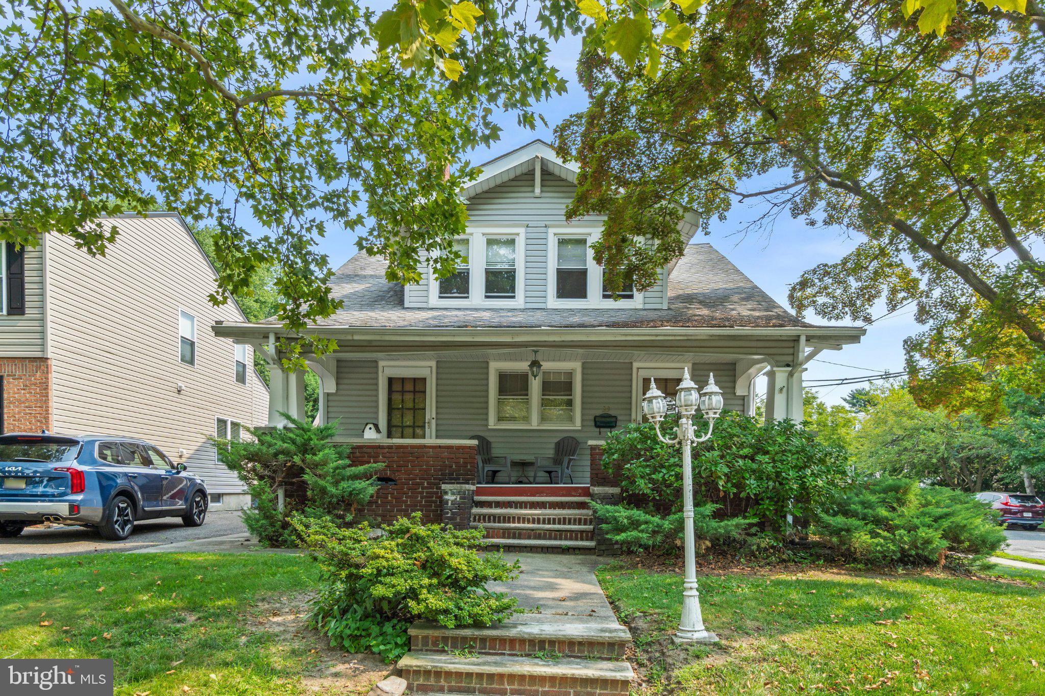 33 W PARK BOULEVARD