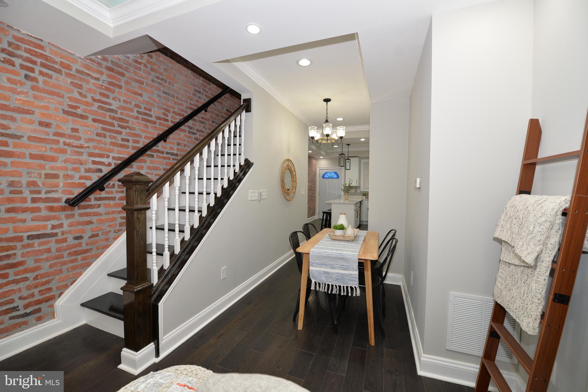 ELWOOD PARK - Residential