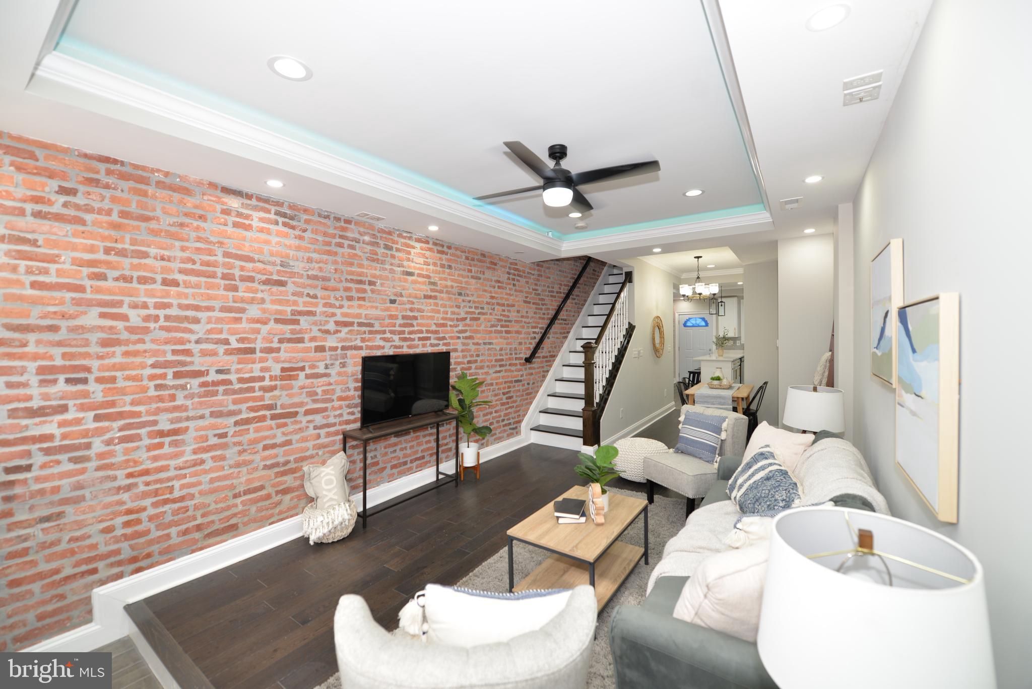 ELWOOD PARK - Residential