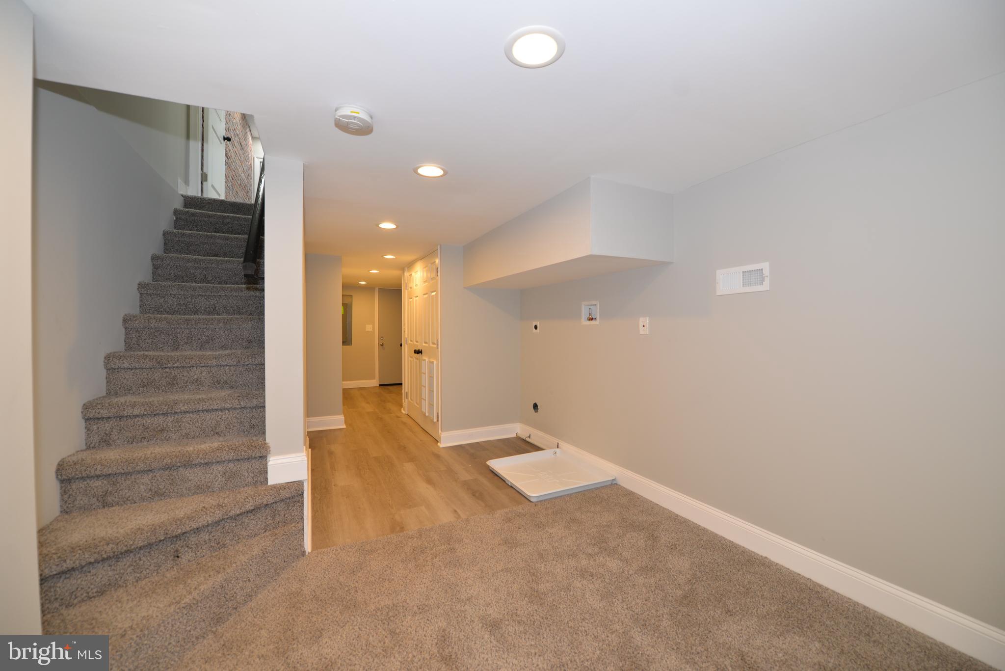 ELWOOD PARK - Residential