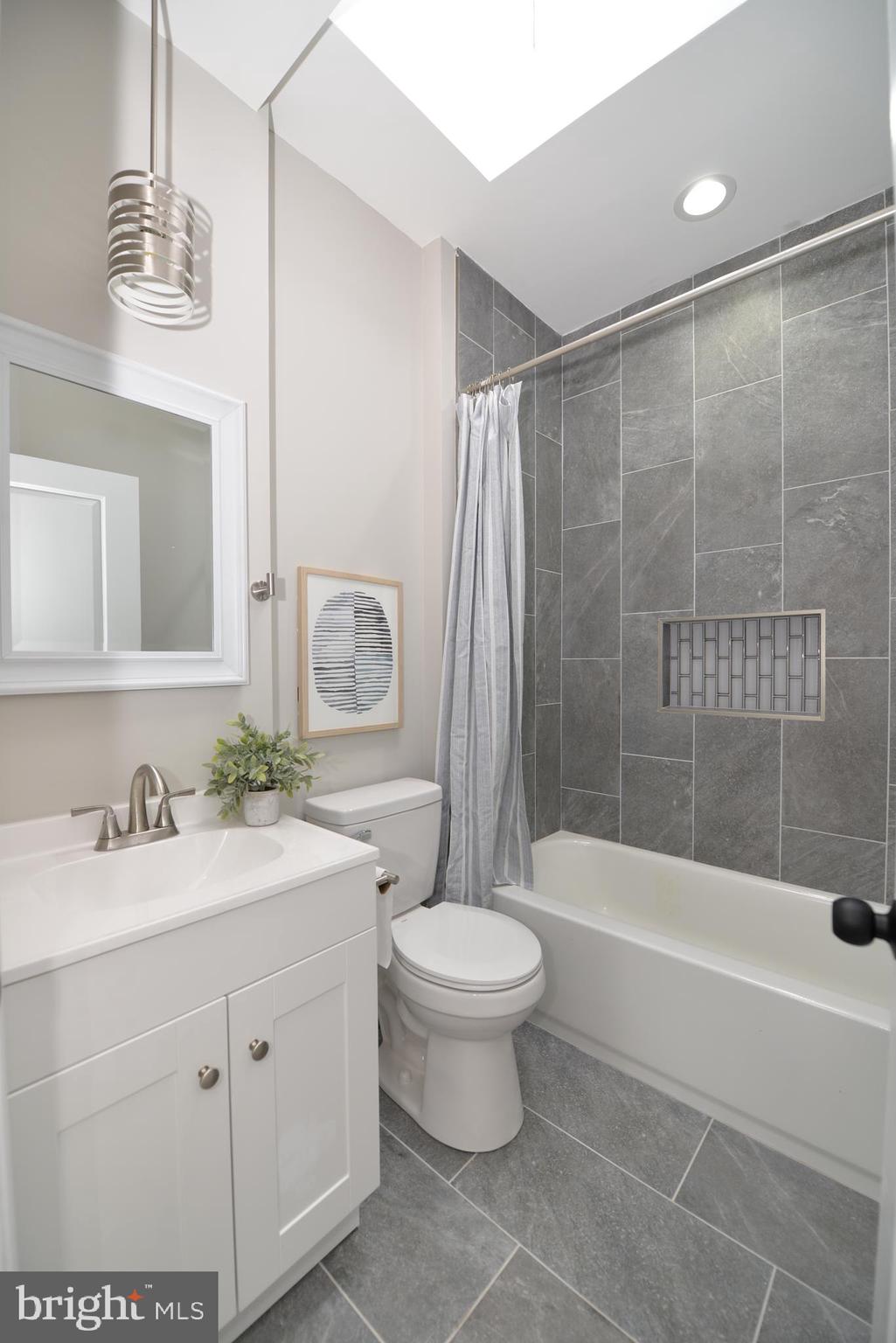 ELWOOD PARK - Residential