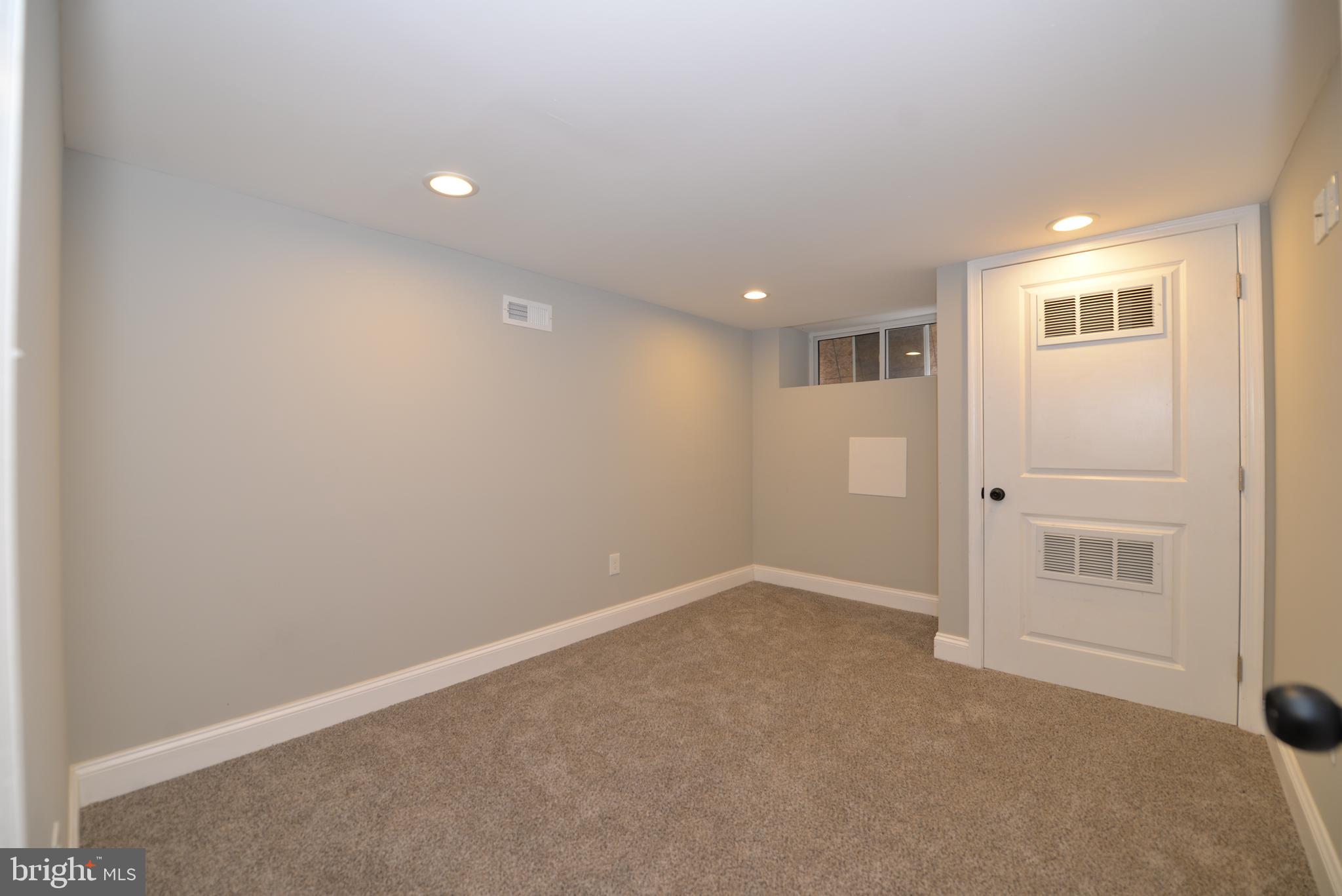 ELWOOD PARK - Residential