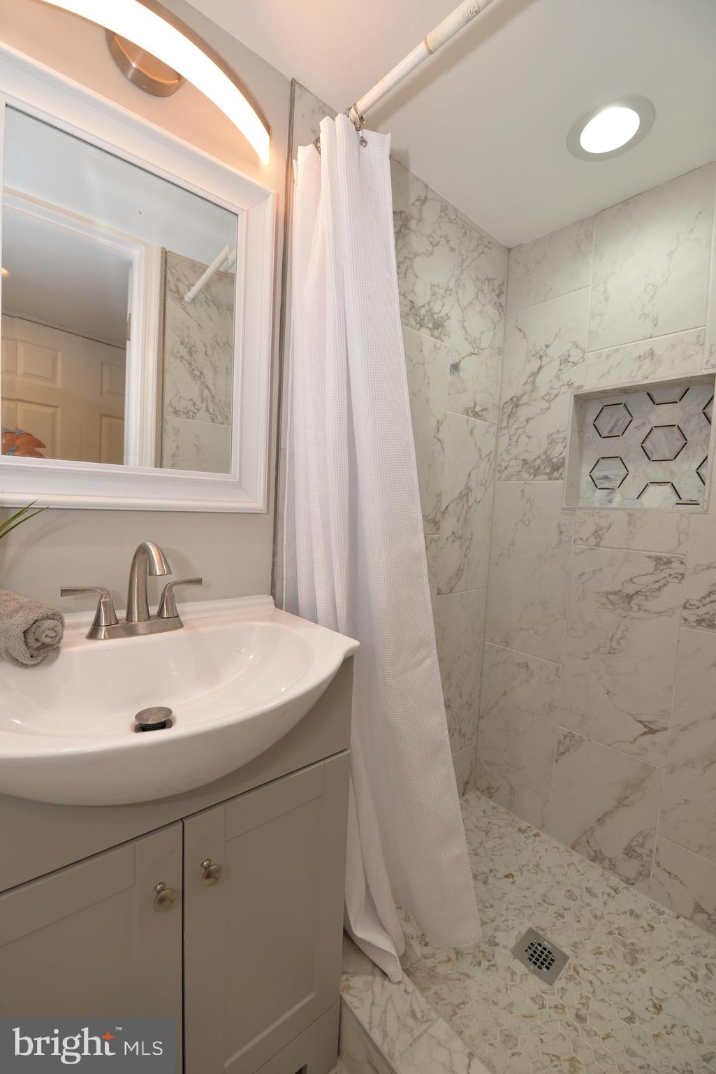 ELWOOD PARK - Residential