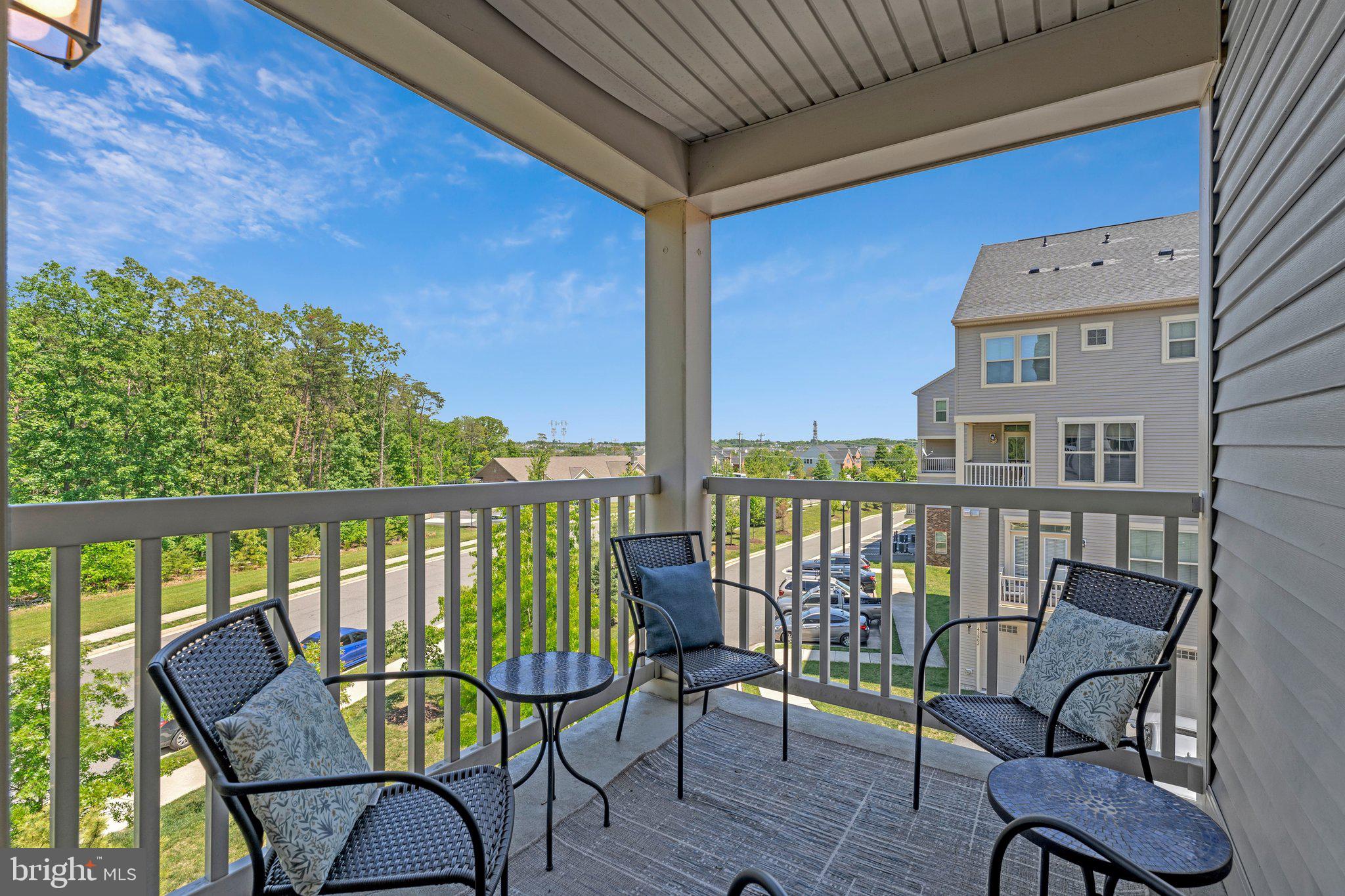 LOUDOUN CROSSING CONDOMINIUM - Residential