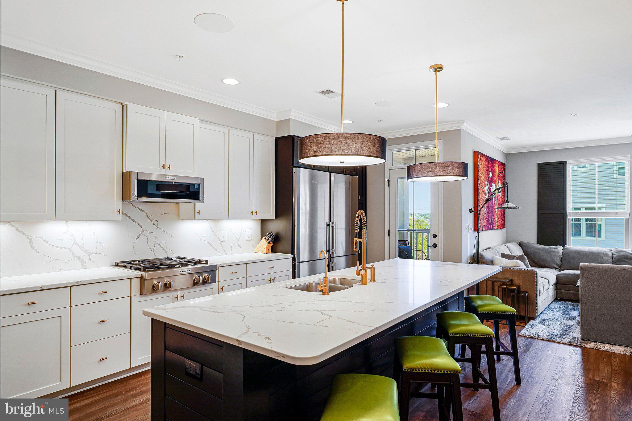 LOUDOUN CROSSING CONDOMINIUM - Residential