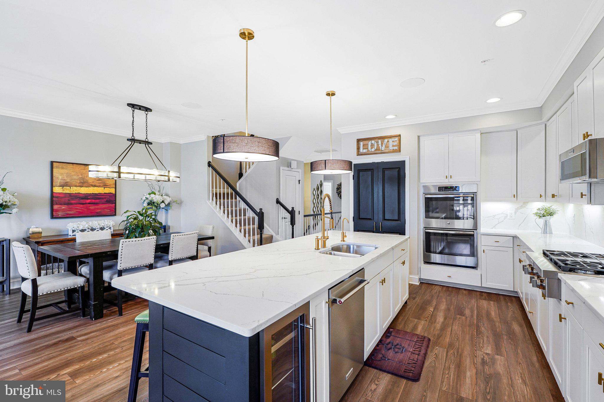 LOUDOUN CROSSING CONDOMINIUM - Residential