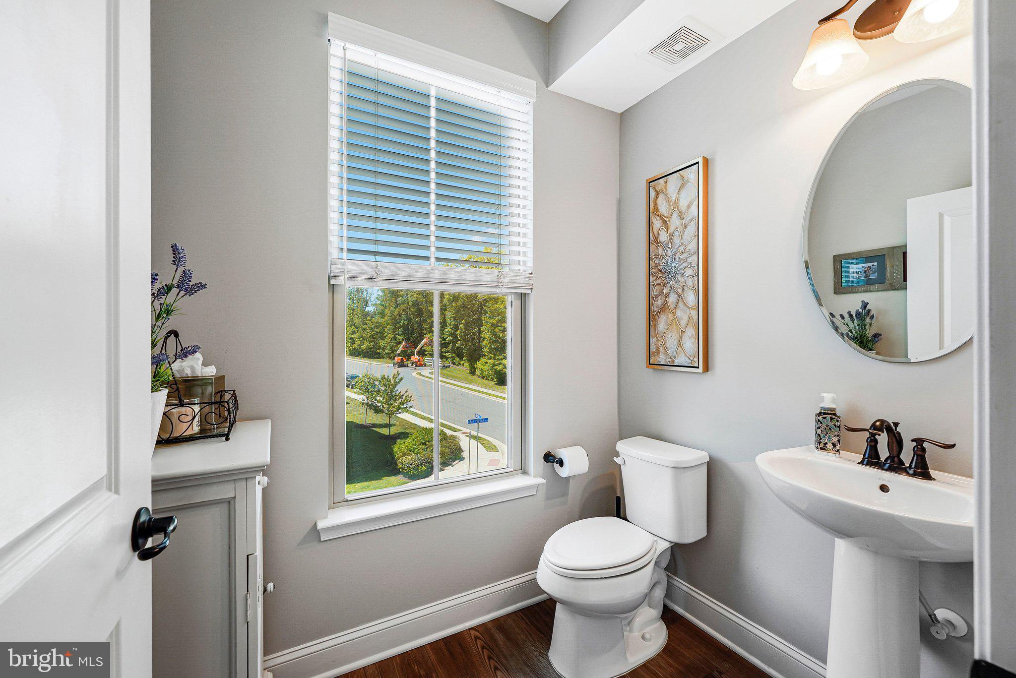 LOUDOUN CROSSING CONDOMINIUM - Residential
