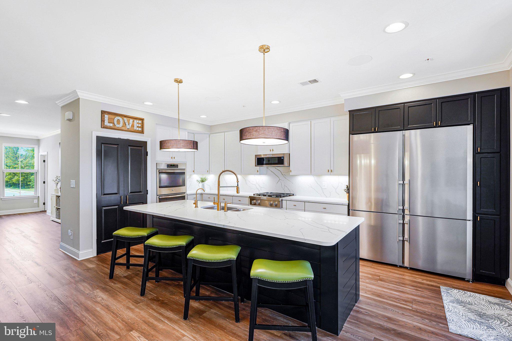 LOUDOUN CROSSING CONDOMINIUM - Residential