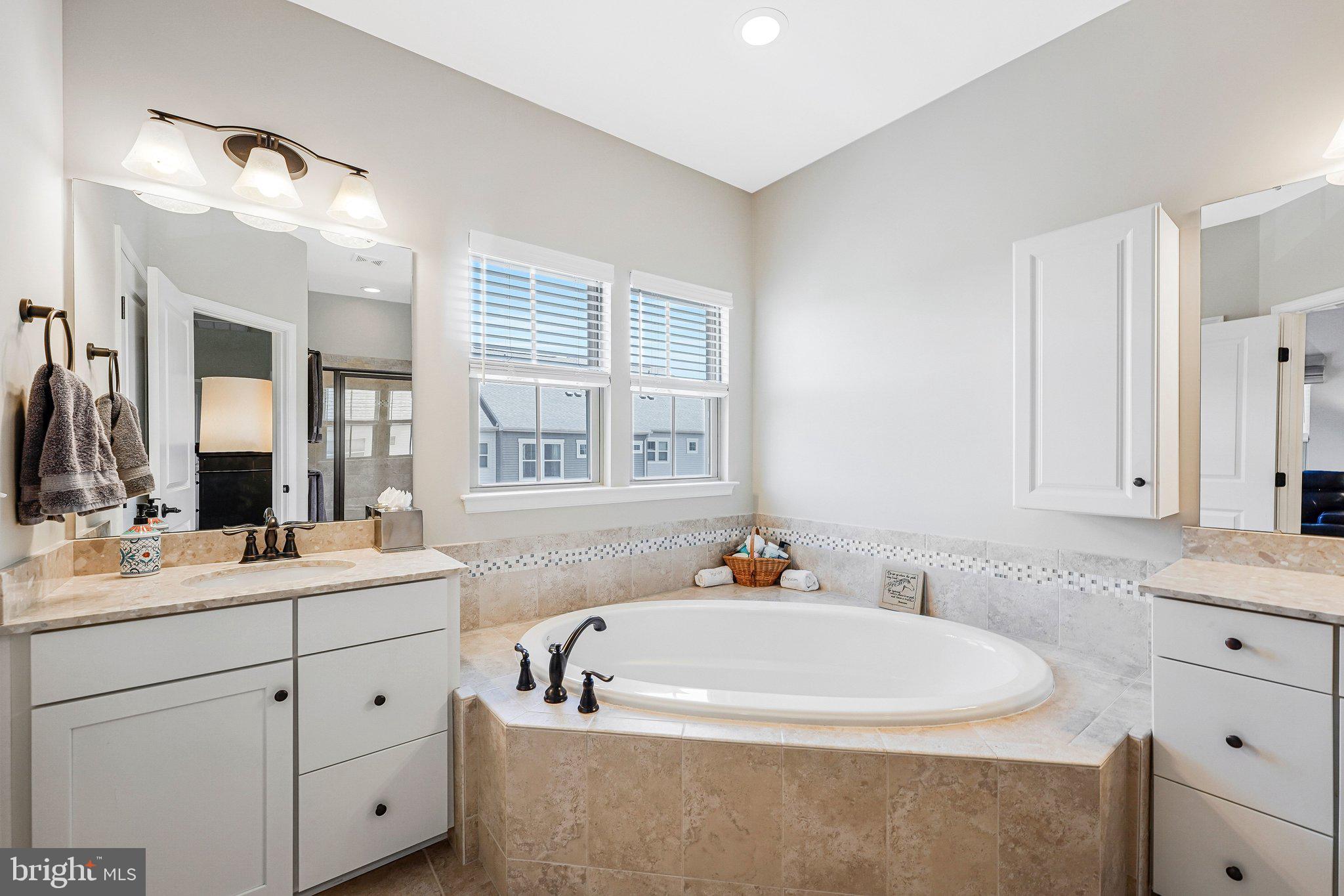 LOUDOUN CROSSING CONDOMINIUM - Residential