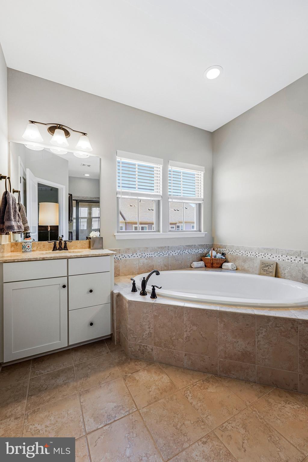 LOUDOUN CROSSING CONDOMINIUM - Residential