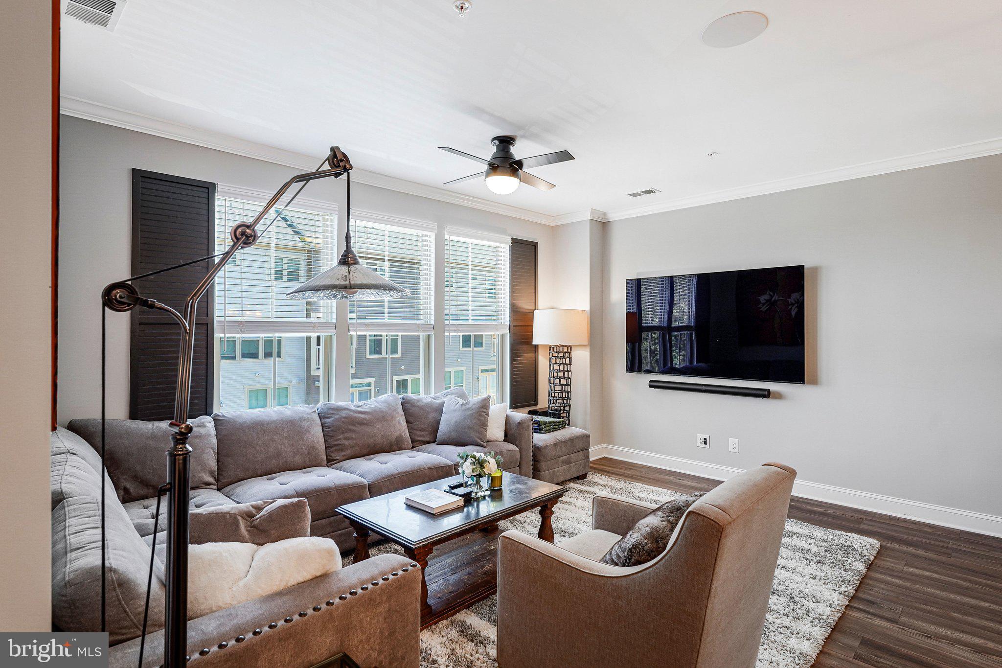 LOUDOUN CROSSING CONDOMINIUM - Residential